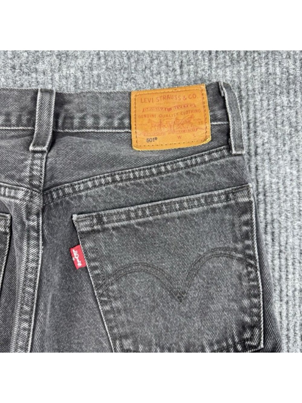 Levi's Premium 501 Jeans Womens 25x30 Black Spliced Straight Raw Hem Button Fly - Picture 5 of 15